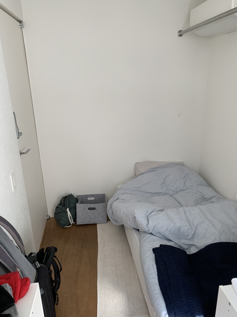room2.jpg